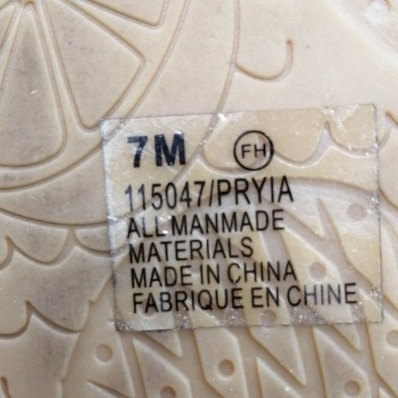 Maurices Womens Pryia Thong‎ Sandal Brown Perforated Studs Flat Heel 7M - Picture 8 of 9